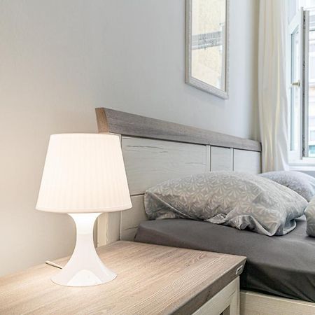 9 Min From City Center - Lovely Studio Near U1 Reumannplatz Wien Exteriör bild