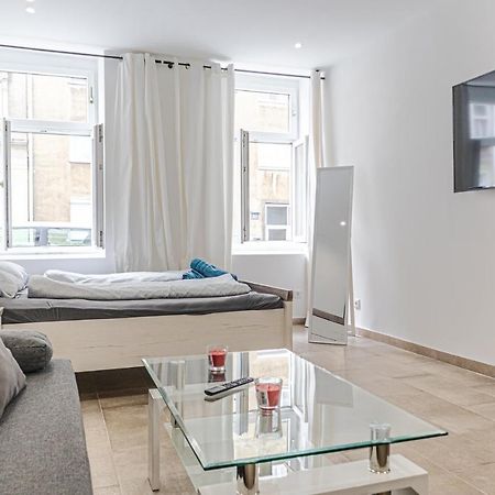 9 Min From City Center - Lovely Studio Near U1 Reumannplatz Wien Exteriör bild